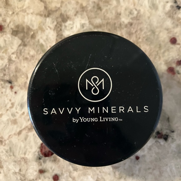 Young Living Savvy Minerals Foundation - Cool No. 2 - Picture 2 of 3